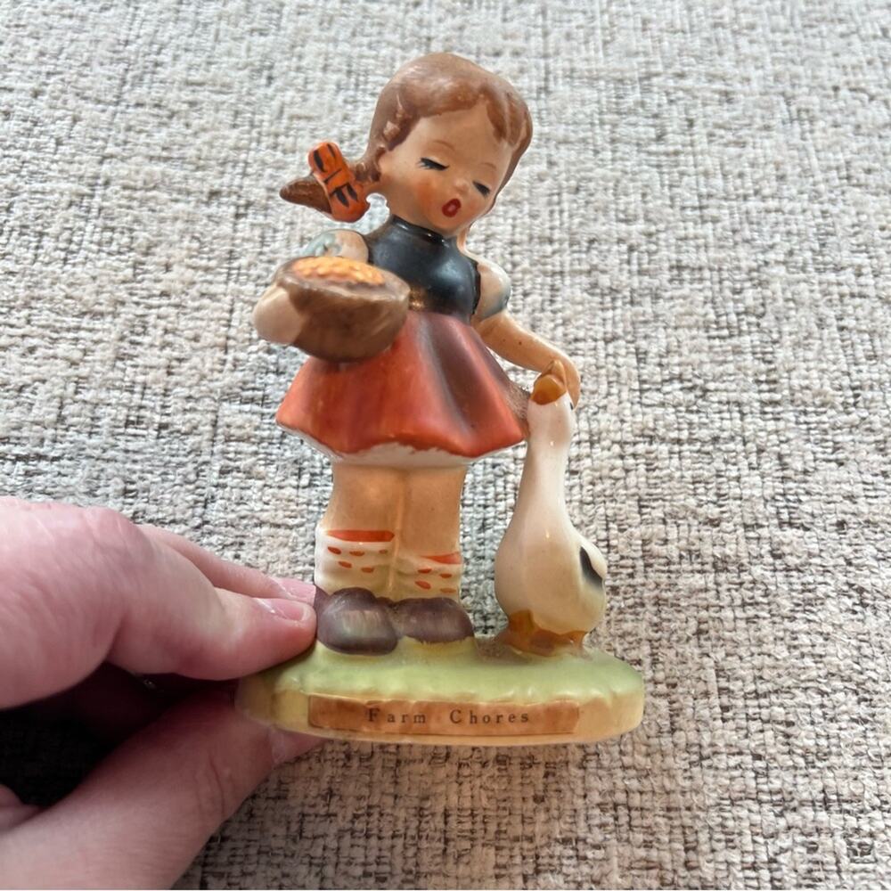 Vintage ArnArt 5th Avenue Farm Chores Handcrafted 11/539 Little Girl & Goose